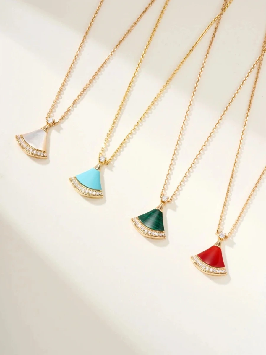Bulgari Divas' Dream Pendant Necklace