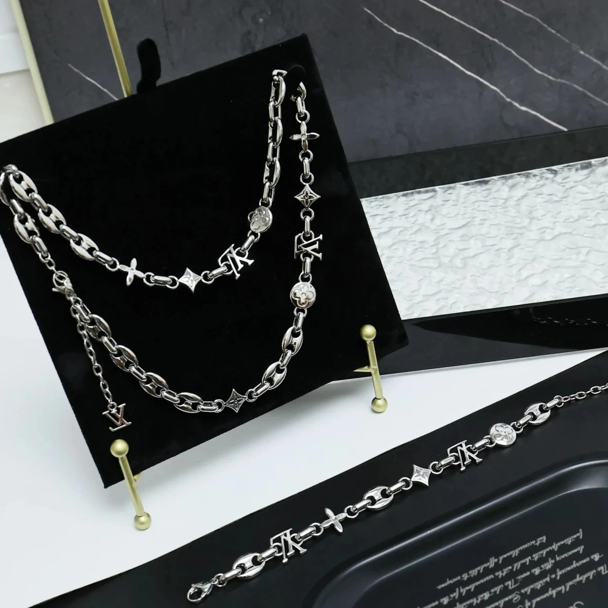 Louis Vuitton LV Chain Link Chain Necklace and Bracelet Set