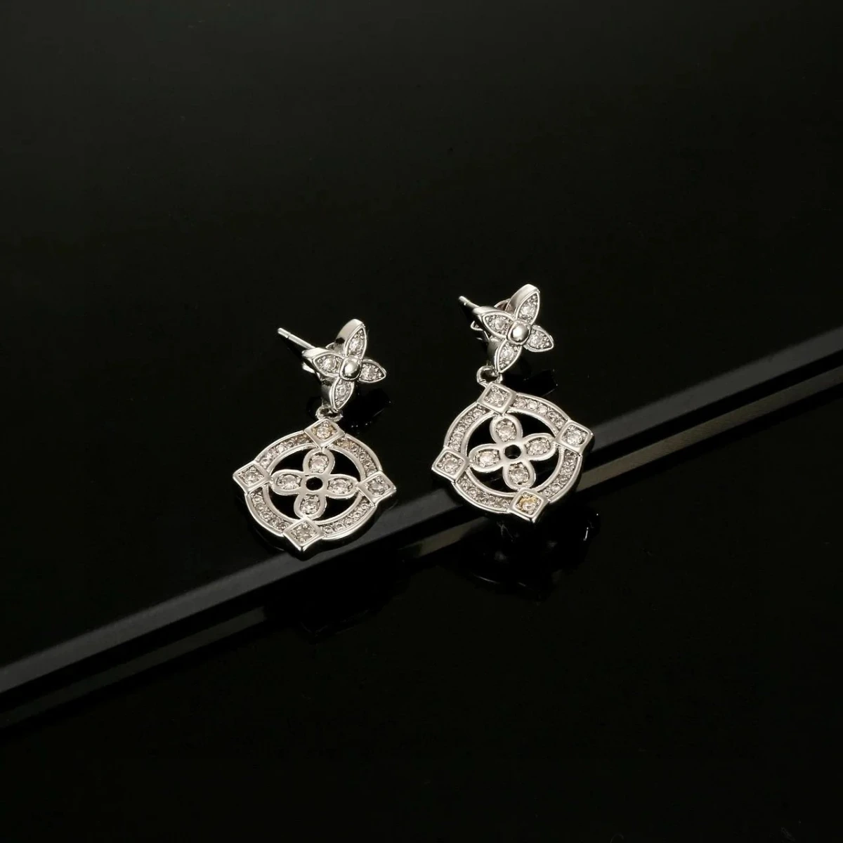 Louis Vuitton Monogram Flower Earrings