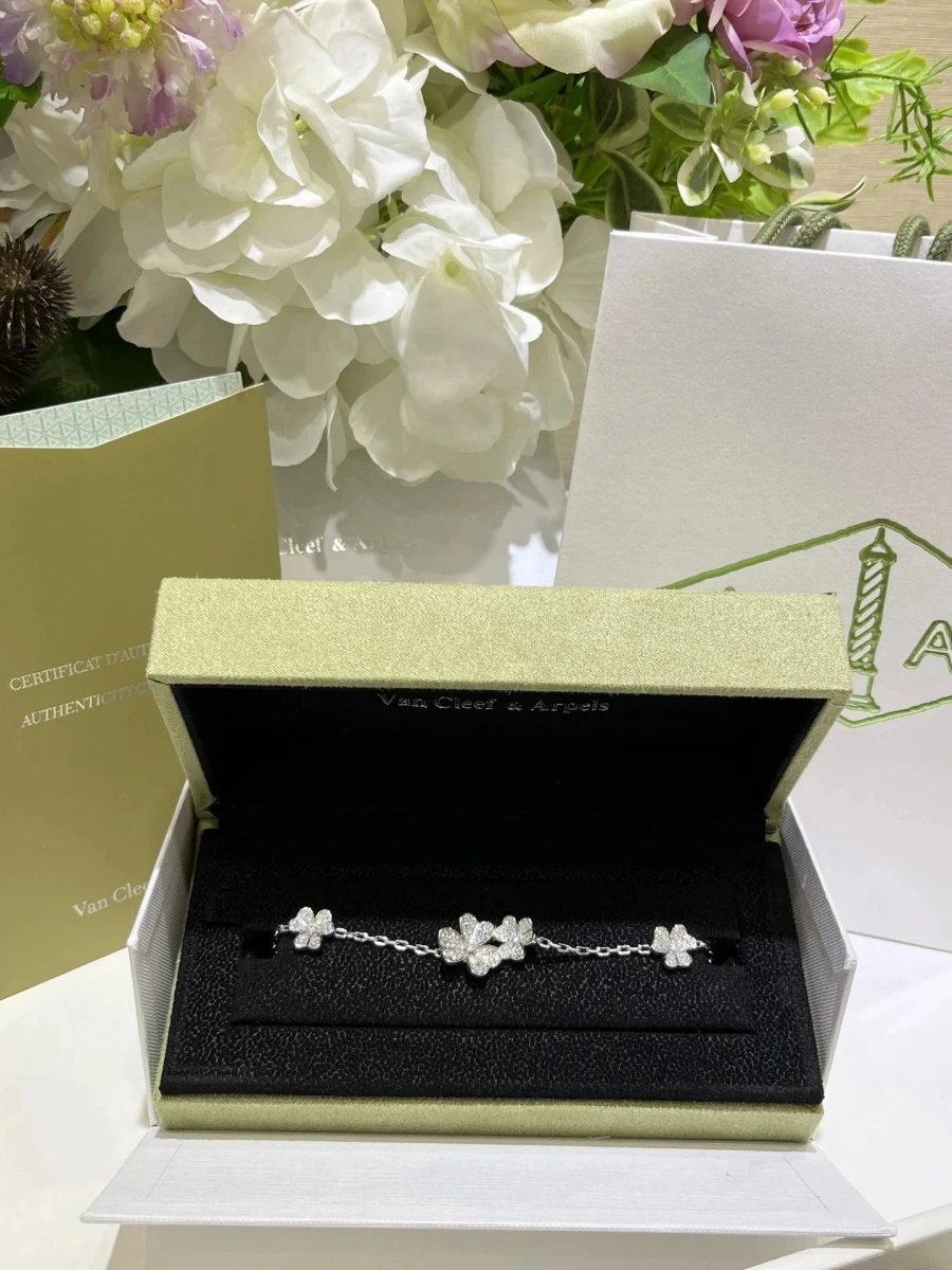 Van Cleef & Arpels Alhambra Bracelet