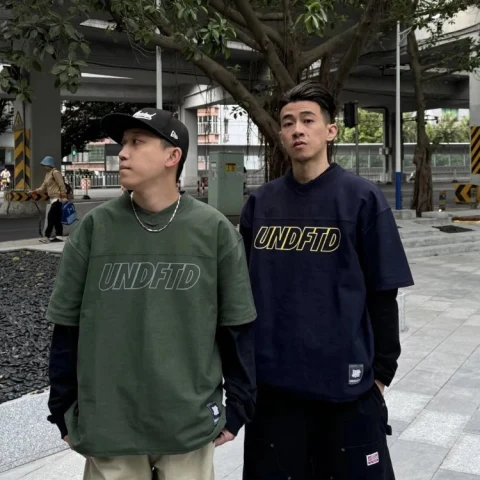 UNDEFEATED Graphic T-Shirt