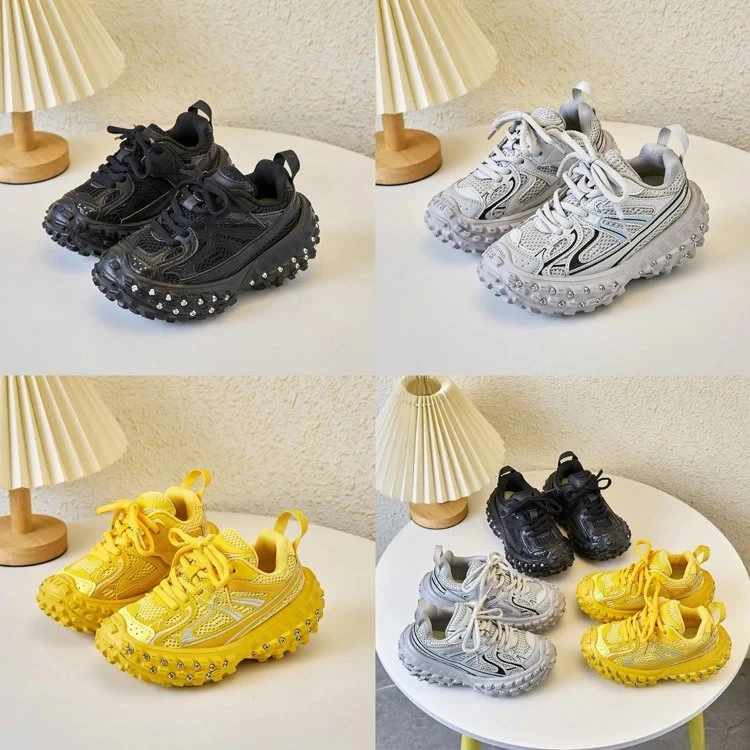 Balenciaga Bouncer Sneakers