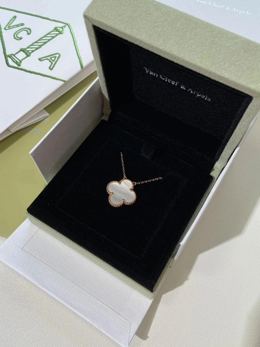 Van Cleef & Arpels Alhambra Necklace - Mother-of-Pearl Pendant
