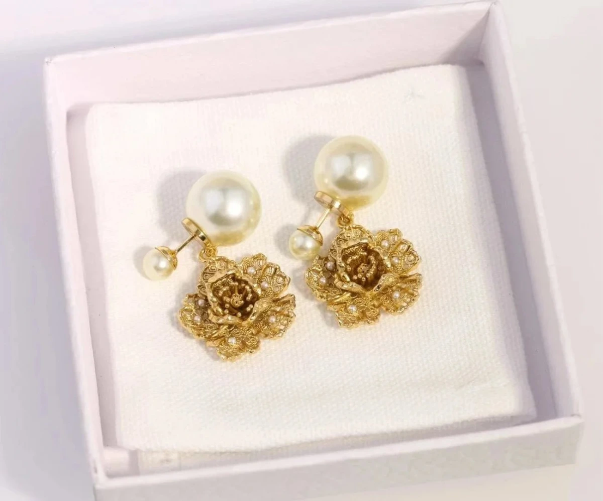 Dior Rose Des Vents Earrings