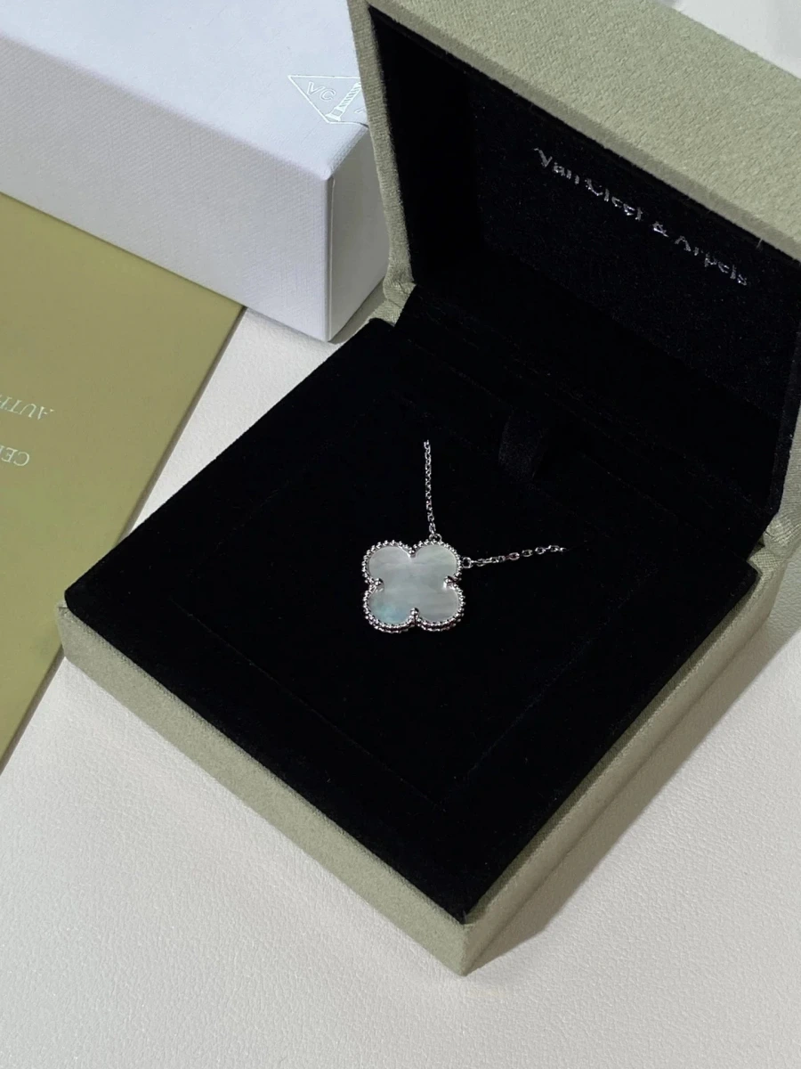 Van Cleef & Arpels Alhambra Necklace - Mother-of-Pearl Pendant