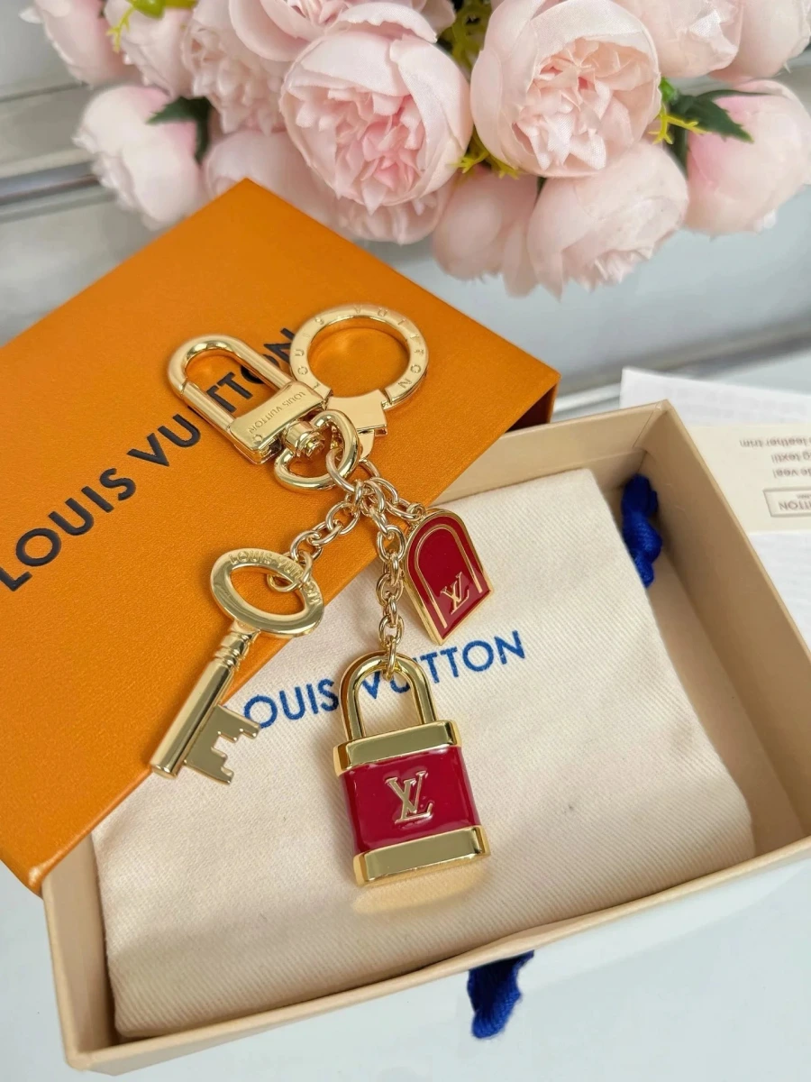 Louis Vuitton Lock It Keychain