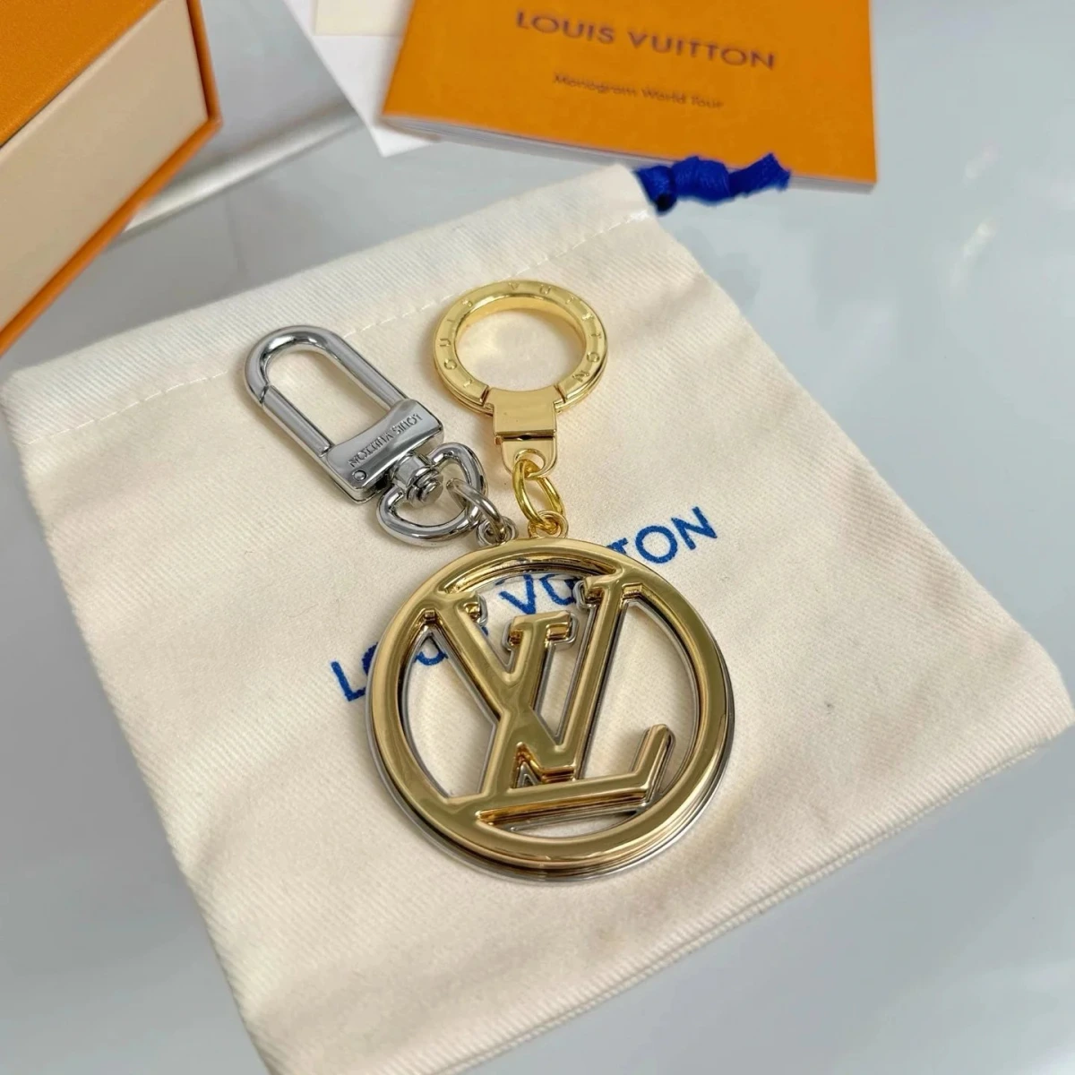 Louis Vuitton Circle LV Key Holder