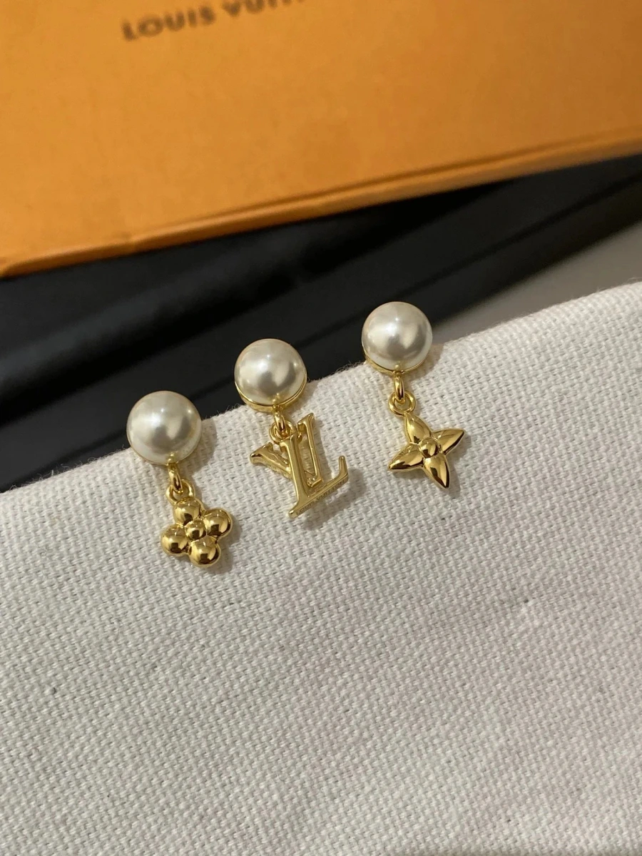 Louis Vuitton LV Pearl Earring Set Earrings