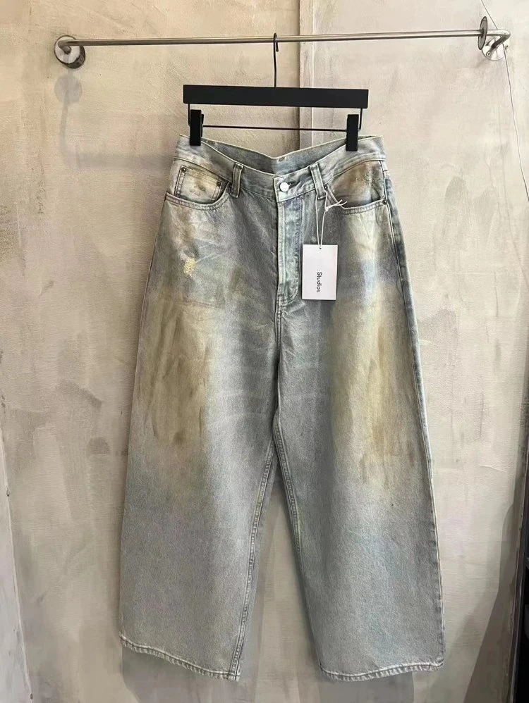 Studios Loose-Fit Jeans