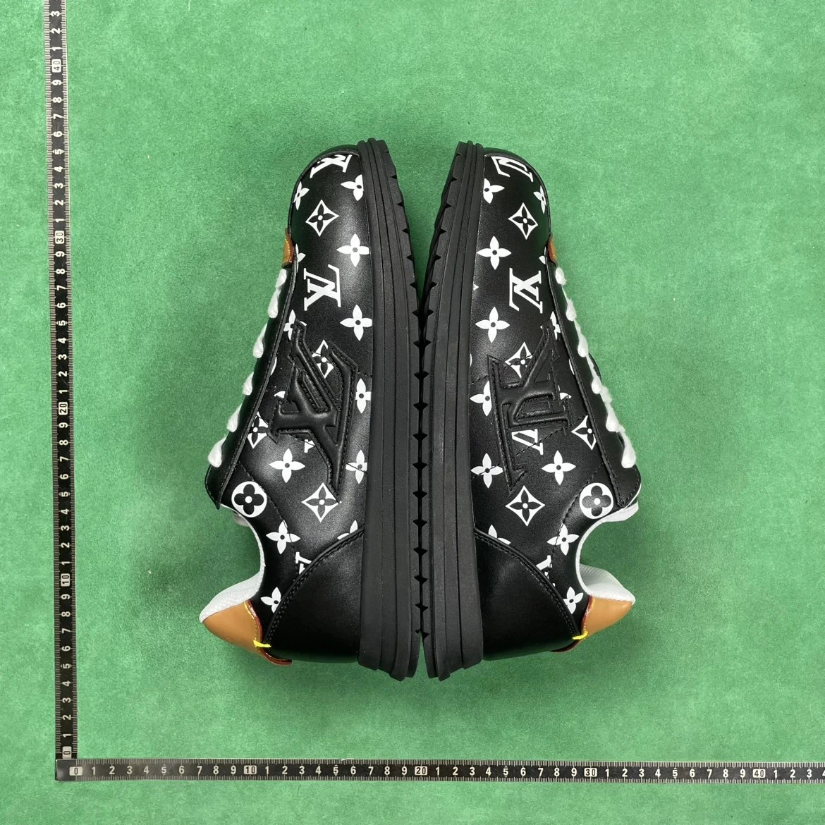Louis Vuitton LV Trainer Sneakers