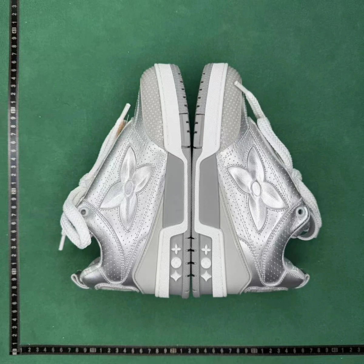 Louis Vuitton LV Trainer Sneakers