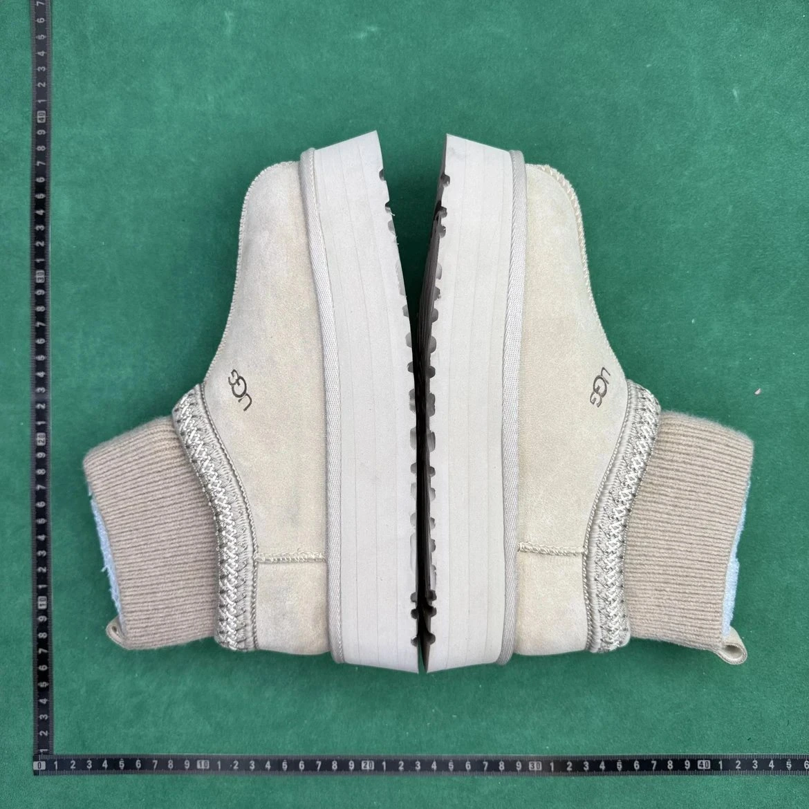 UGG Tazz Snow Boots