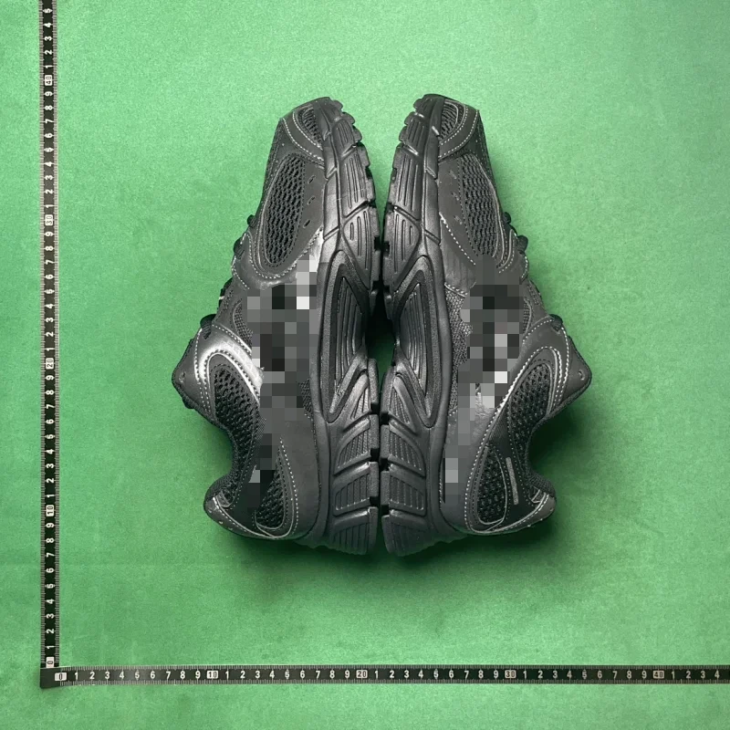 Nike Zoom Vomero 5 Running Shoes