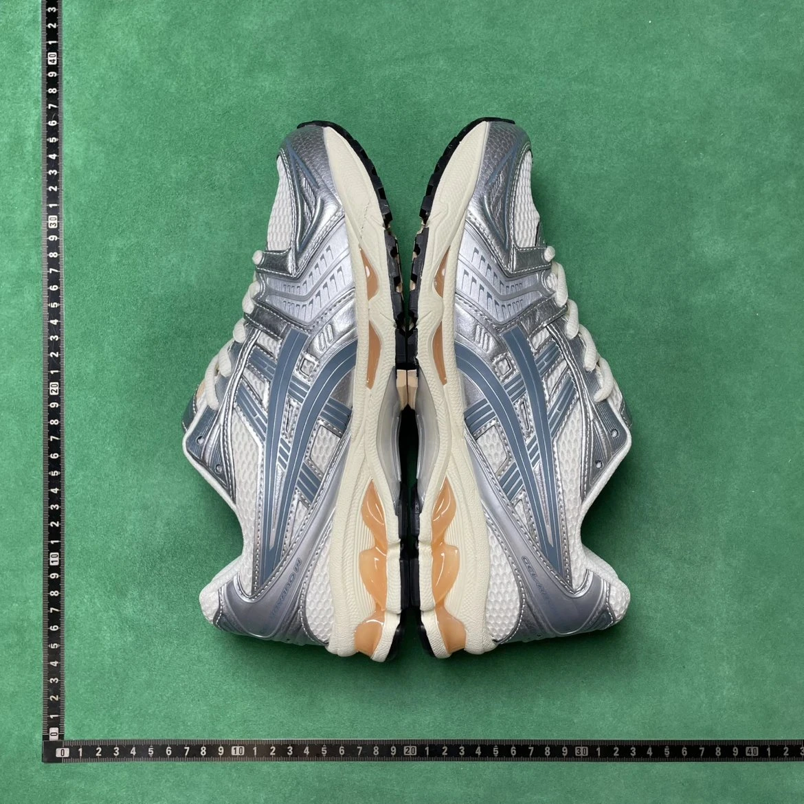ASICS GEL-NIMBUS Running Shoes