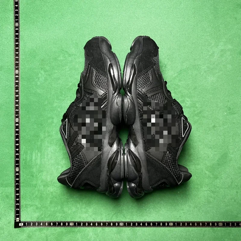 New Balance 9060 Sneakers