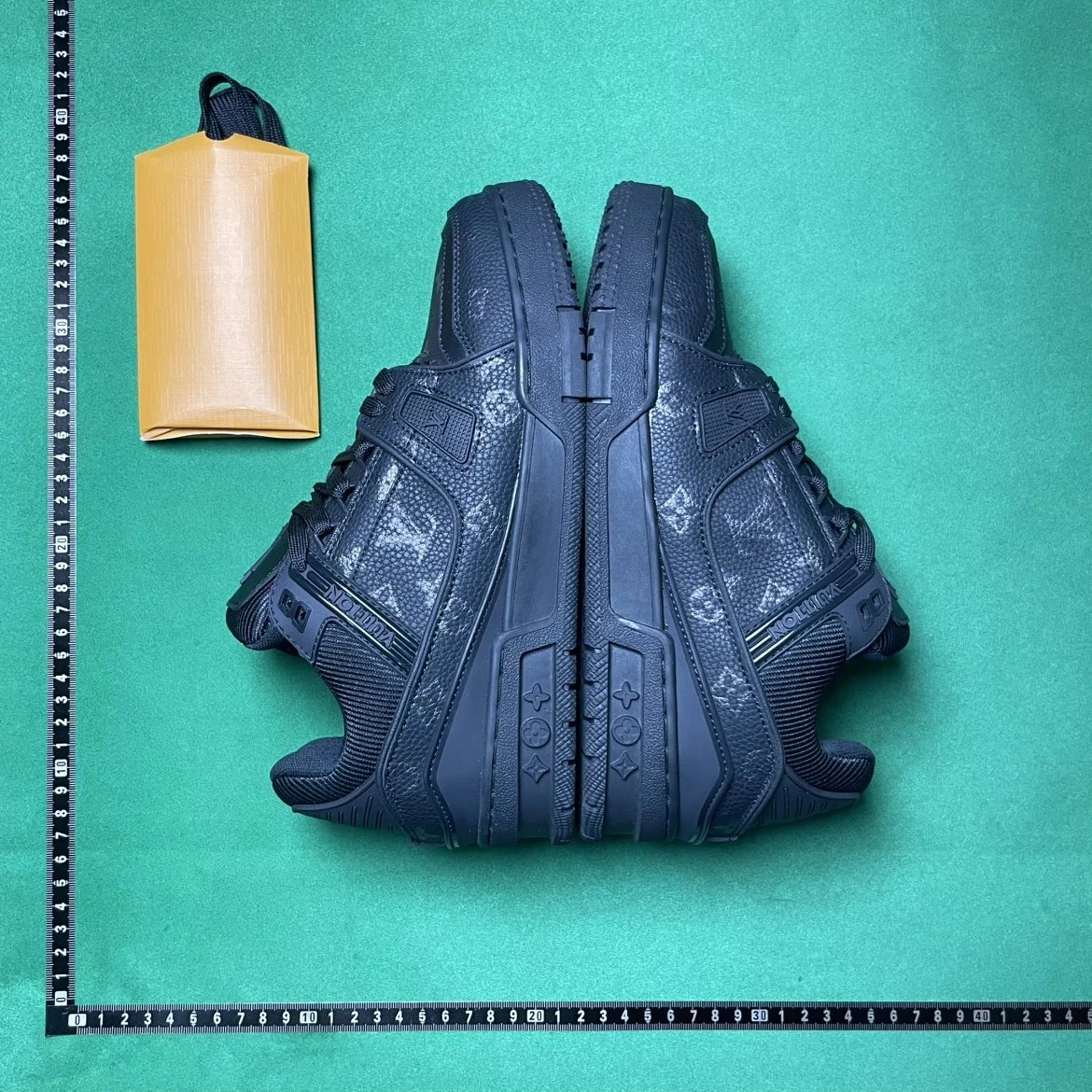 Louis Vuitton LV Trainer Sneakers