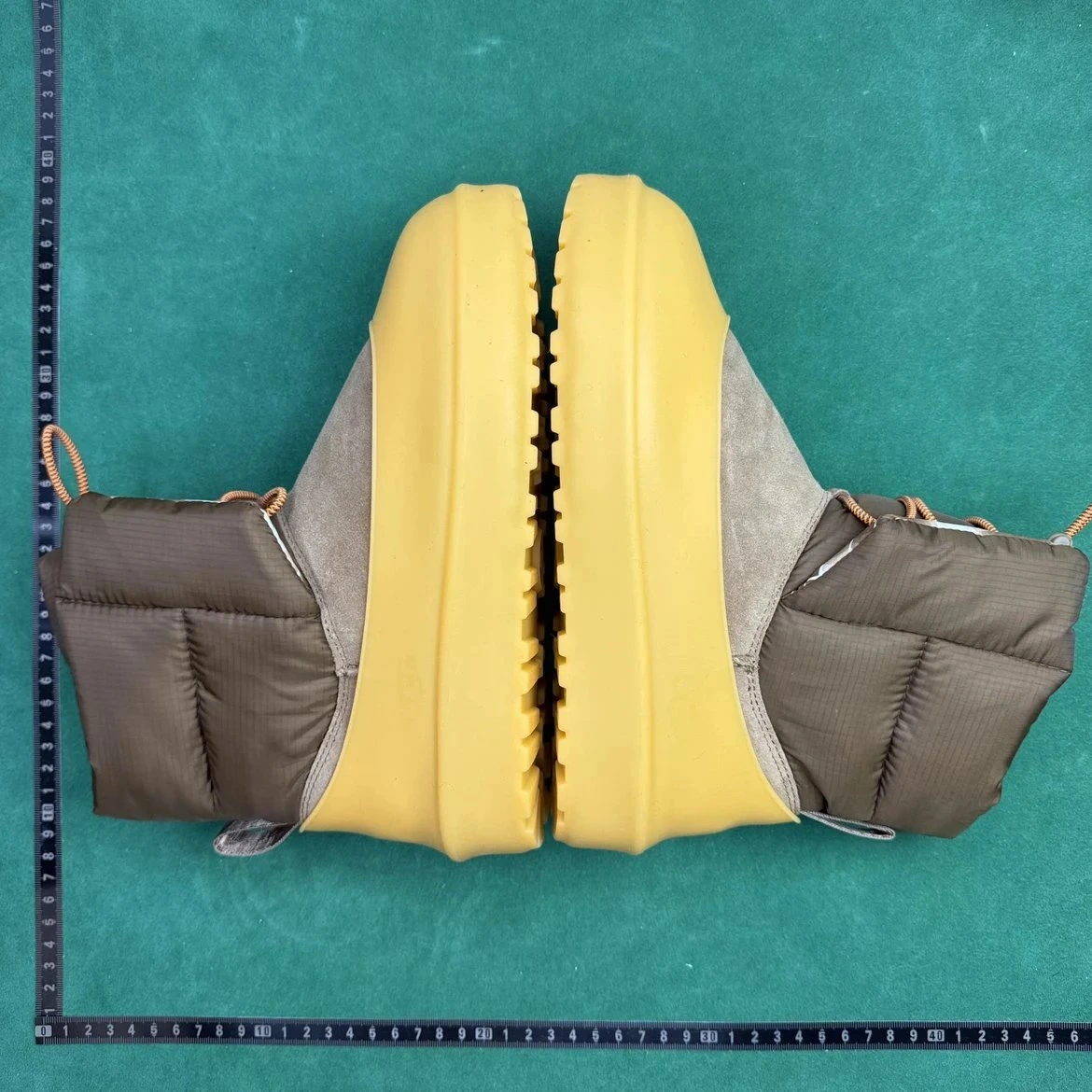 UGG Tazz Snow Boots