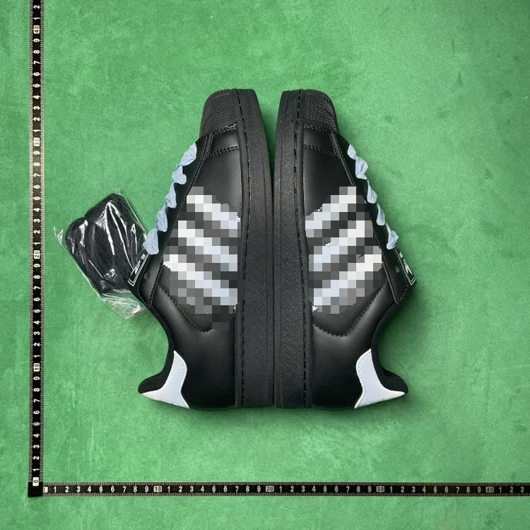 Adidas Superstar Sneakers