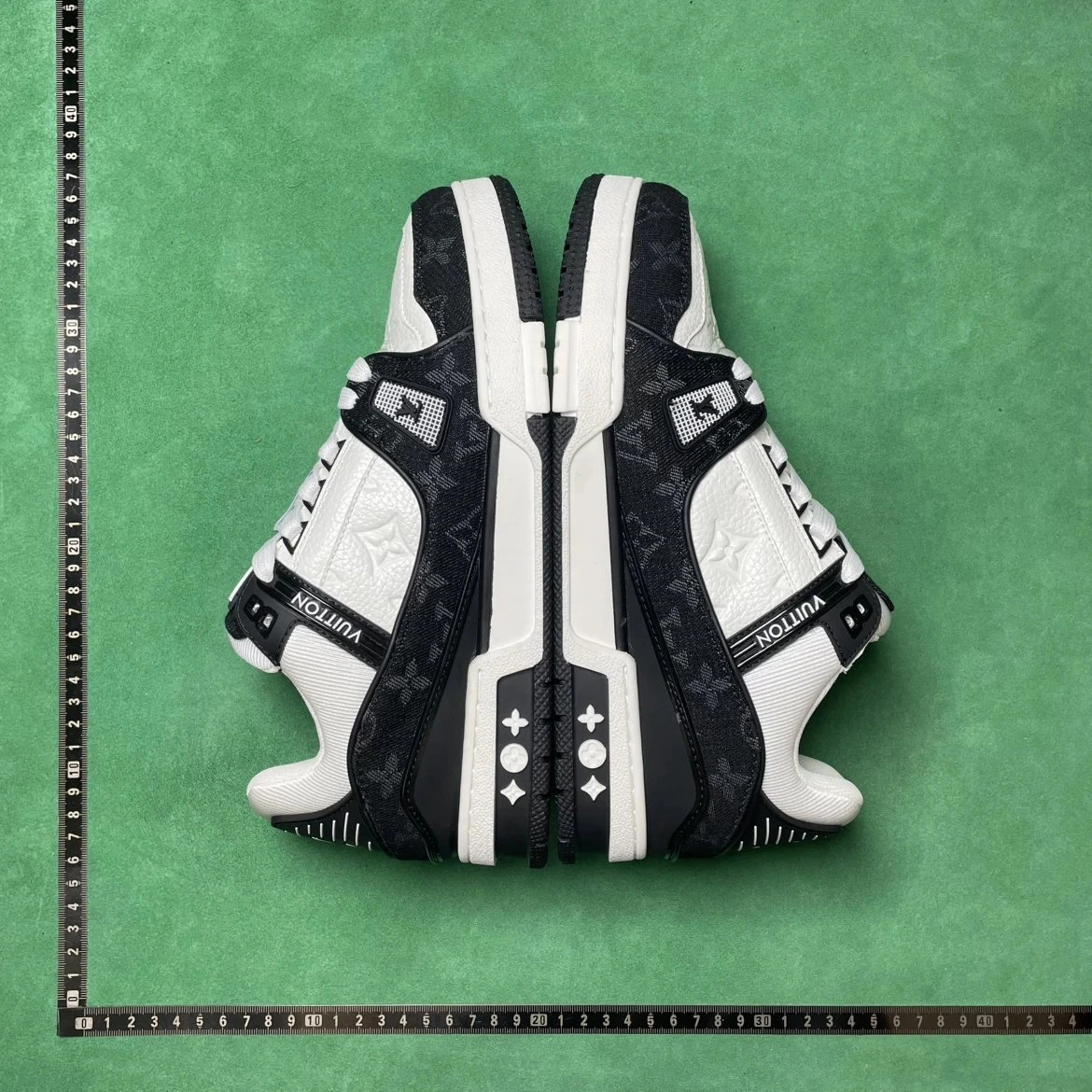 Louis Vuitton LV Trainer Sneakers