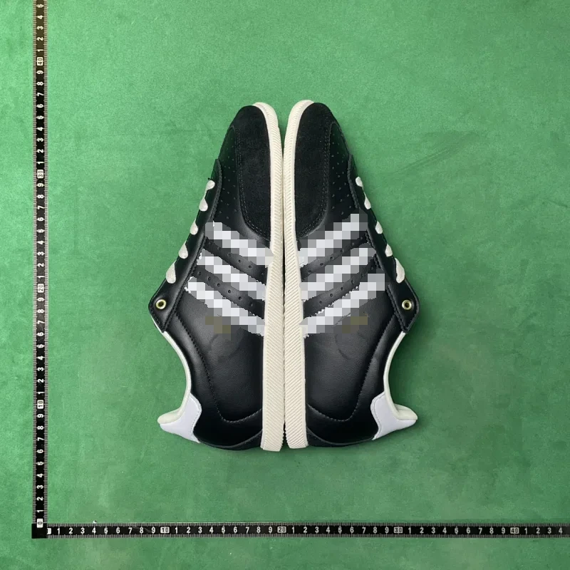 Low-Top Sneakers