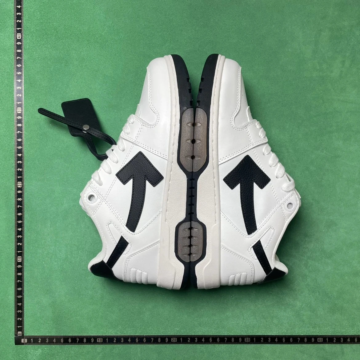 Off-White Arrow Sneakers High-Top Sneakers