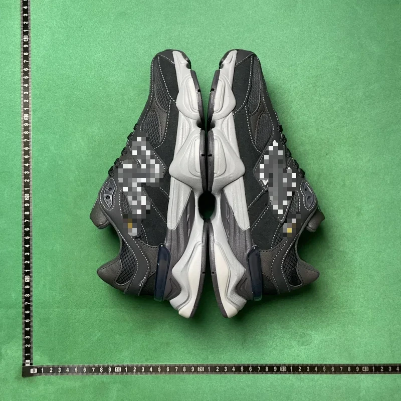 New Balance 9060 Sneakers