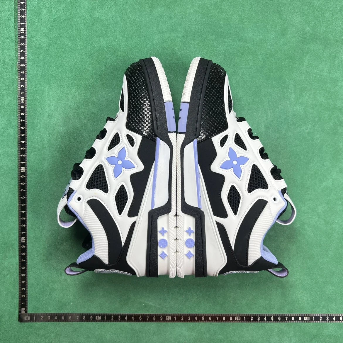 Louis Vuitton LV Trainer Sneakers