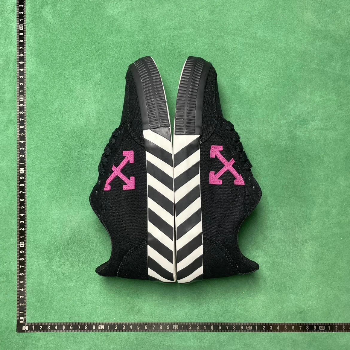Off-White Diagonal Stripe Low-Top Sneakers