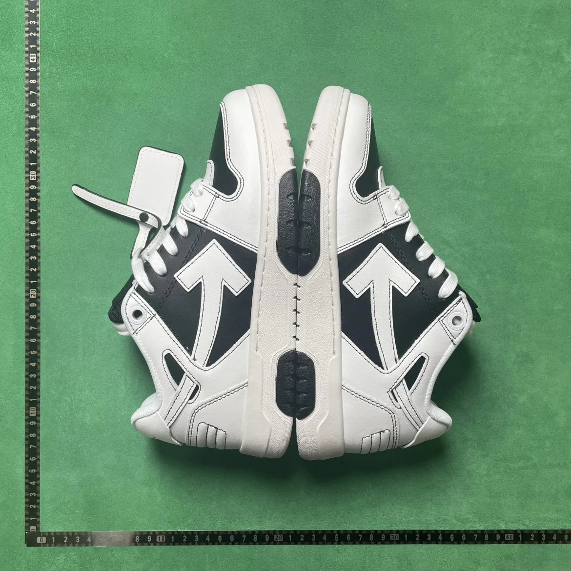 Off-White Arrow Sneakers High-Top Sneakers
