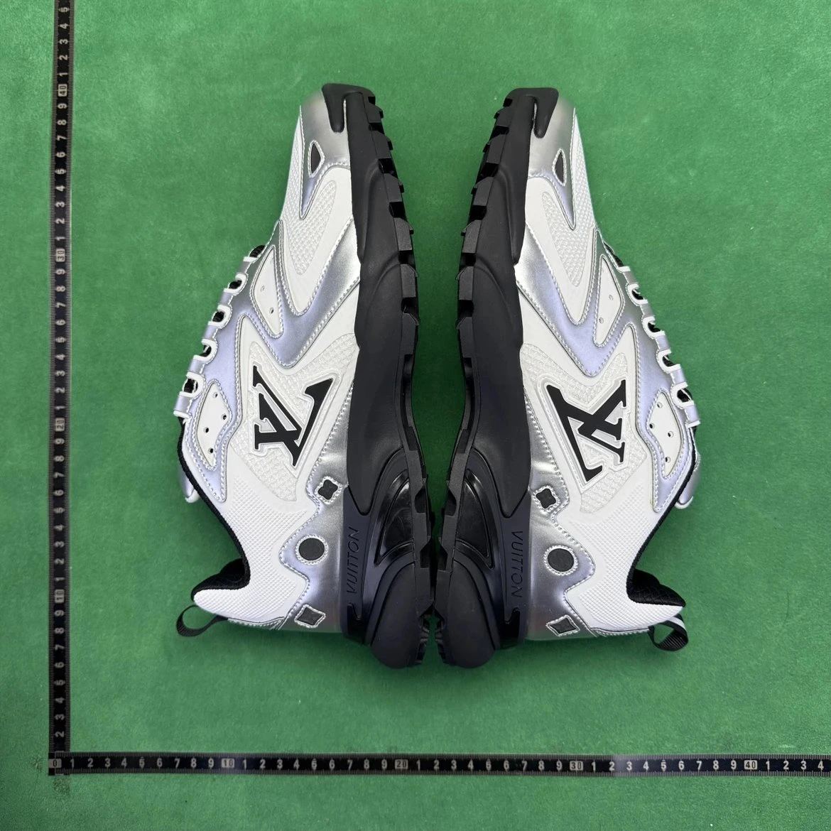 Louis Vuitton LV Trainer Sneakers