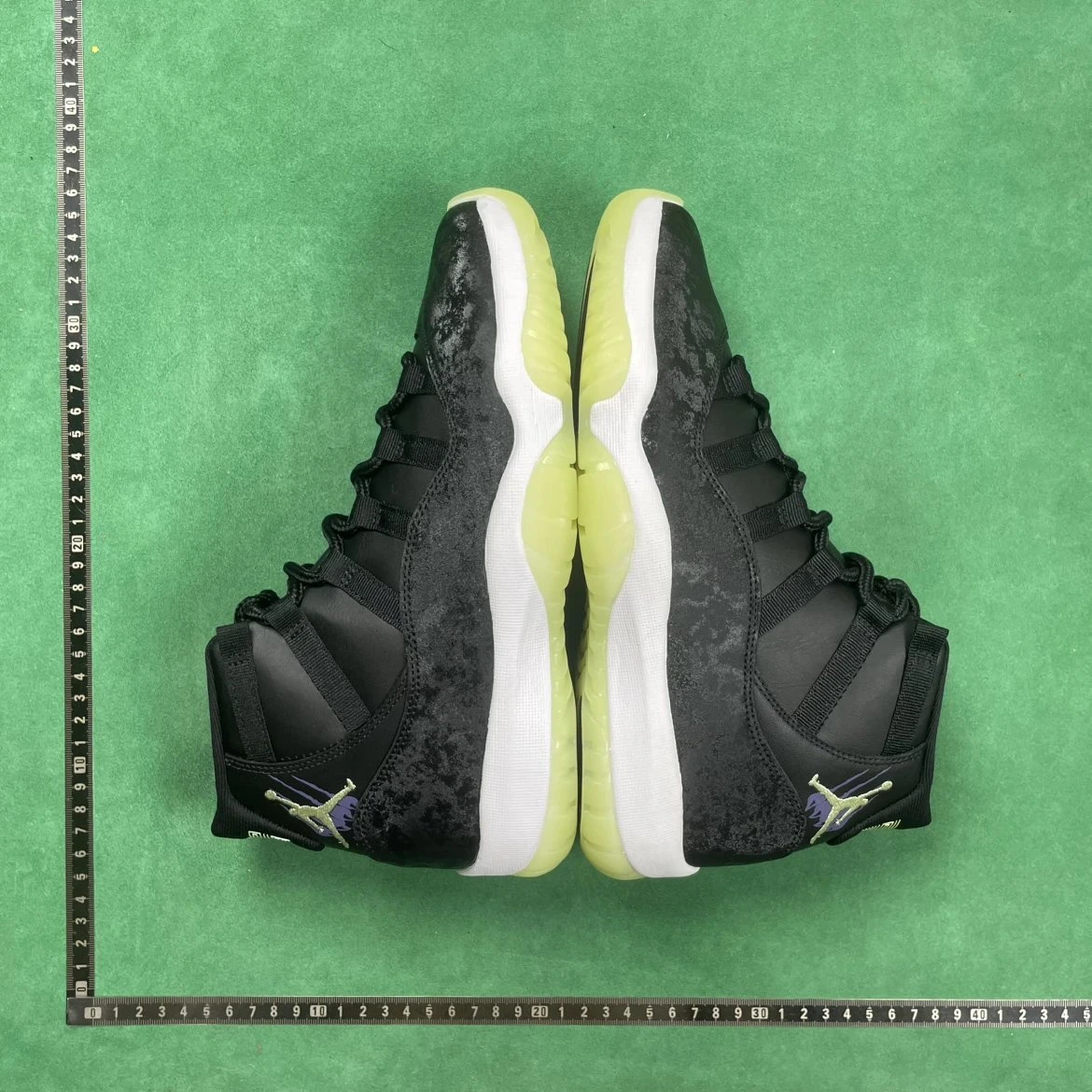 Nike Air Jordan 11 Basketball Shoes